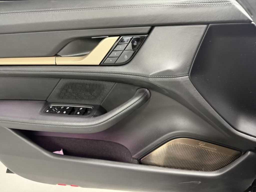 Porsche Taycan - Vista 11