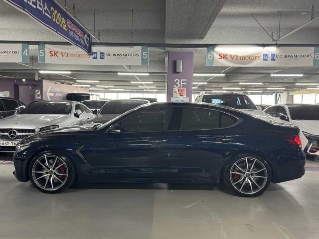 Genesis G70 - Vista 3