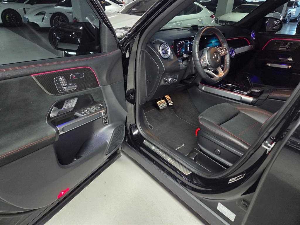 Mercedes Benz GLB Class - Vista 5