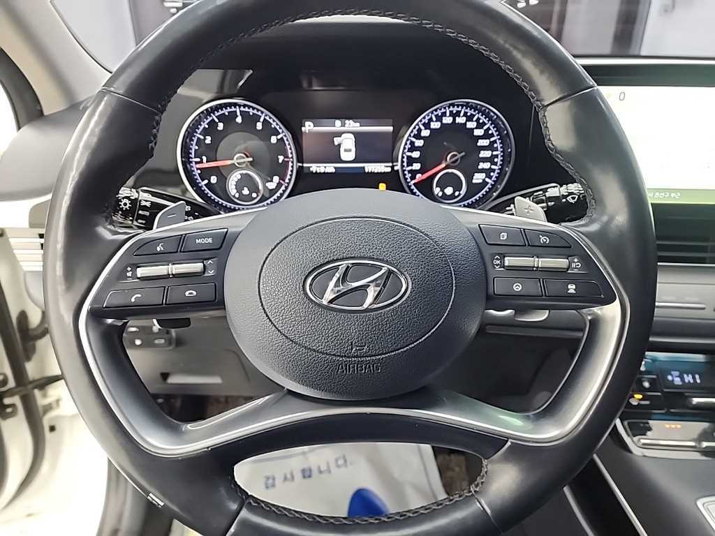 HYUNDAI Grandeur - Vista 9