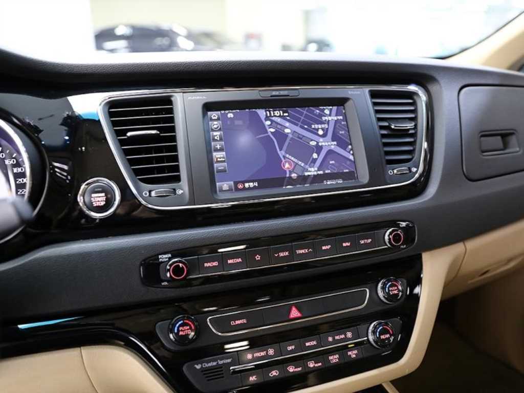 KIA Carnival 2019 Negro - Importación desde Corea - HF Imports Iquique - Foto 13