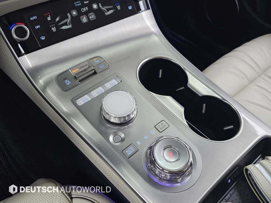 Genesis GV70 - Vista 9