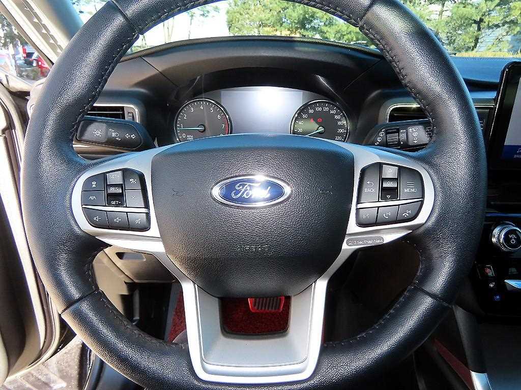 Ford Explorer - Vista 8