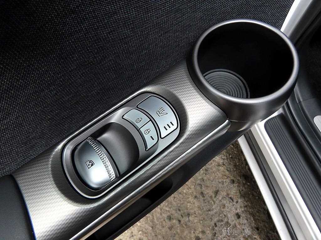 Genesis GV60 2022 Blanco - Importación desde Corea - HF Imports Iquique - Foto 16