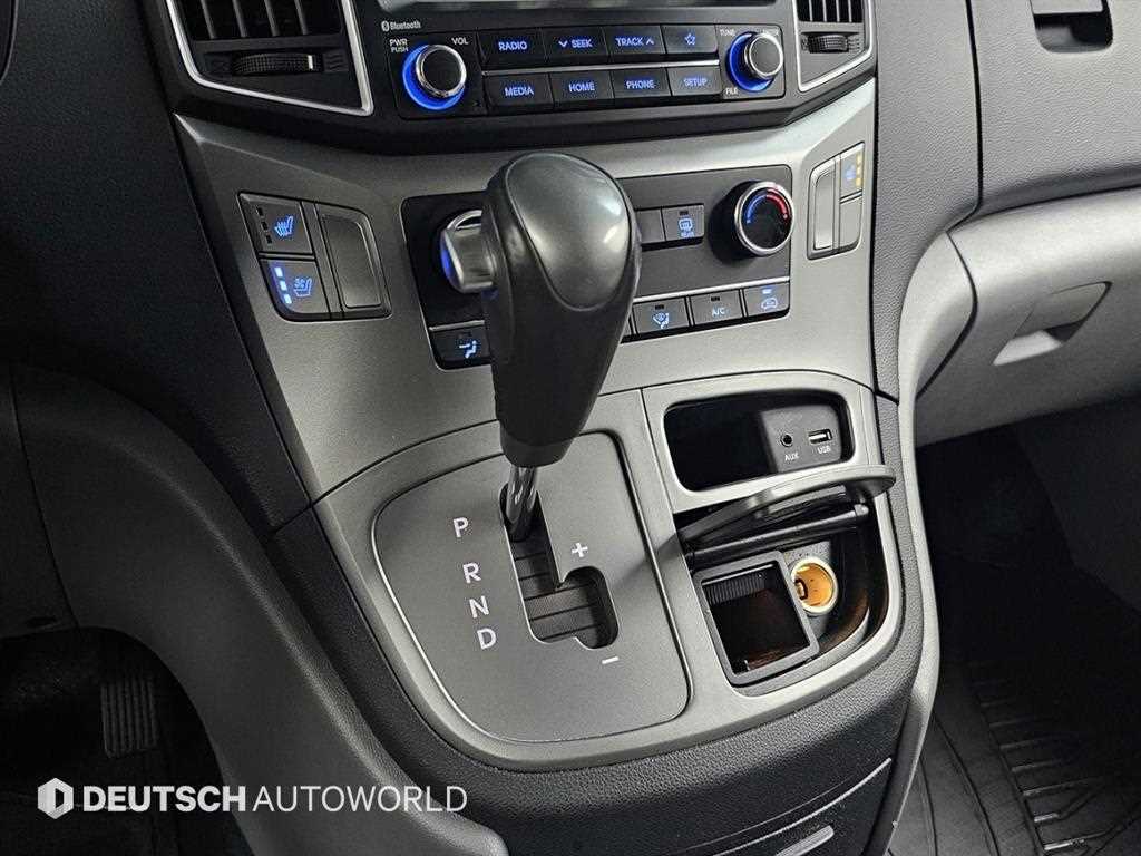 HYUNDAI Starex - Vista 9