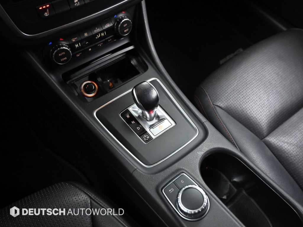 Mercedes Benz GLA Class - Vista 9