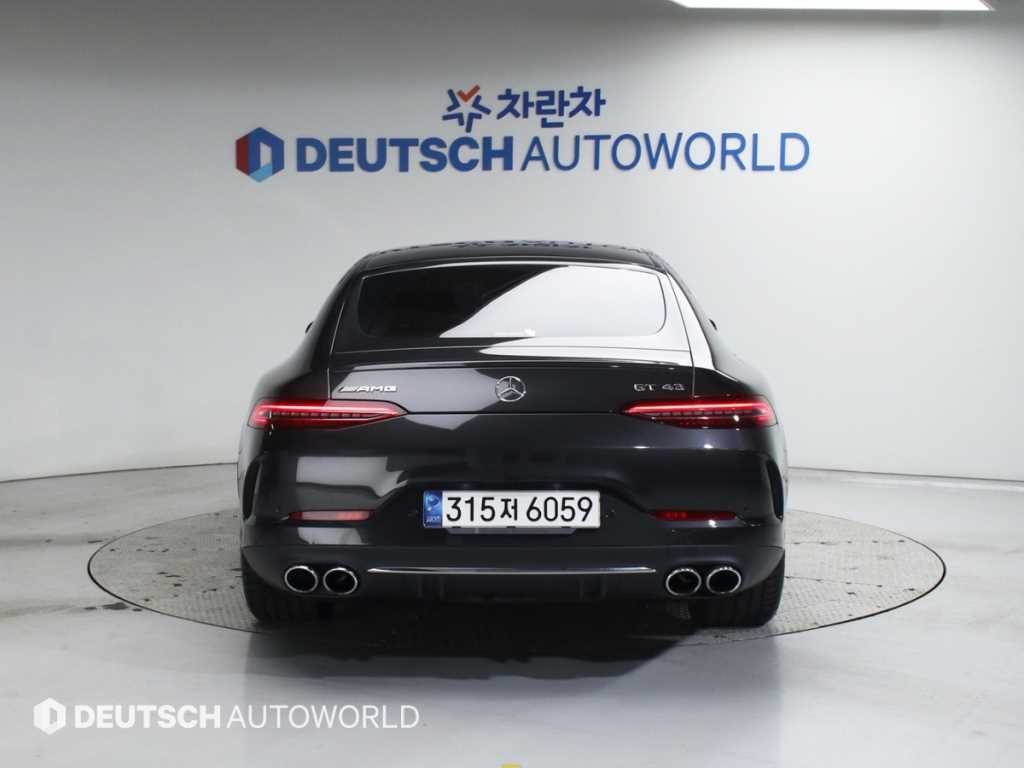 Mercedes Benz AMG GT - Vista 4