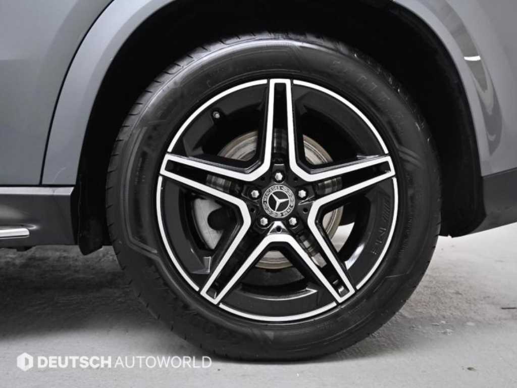 Mercedes Benz GLE Class - Vista 5