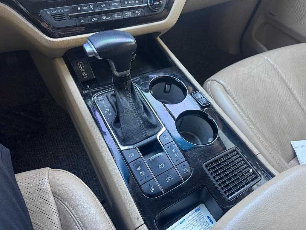 KIA Carnival - Vista 10