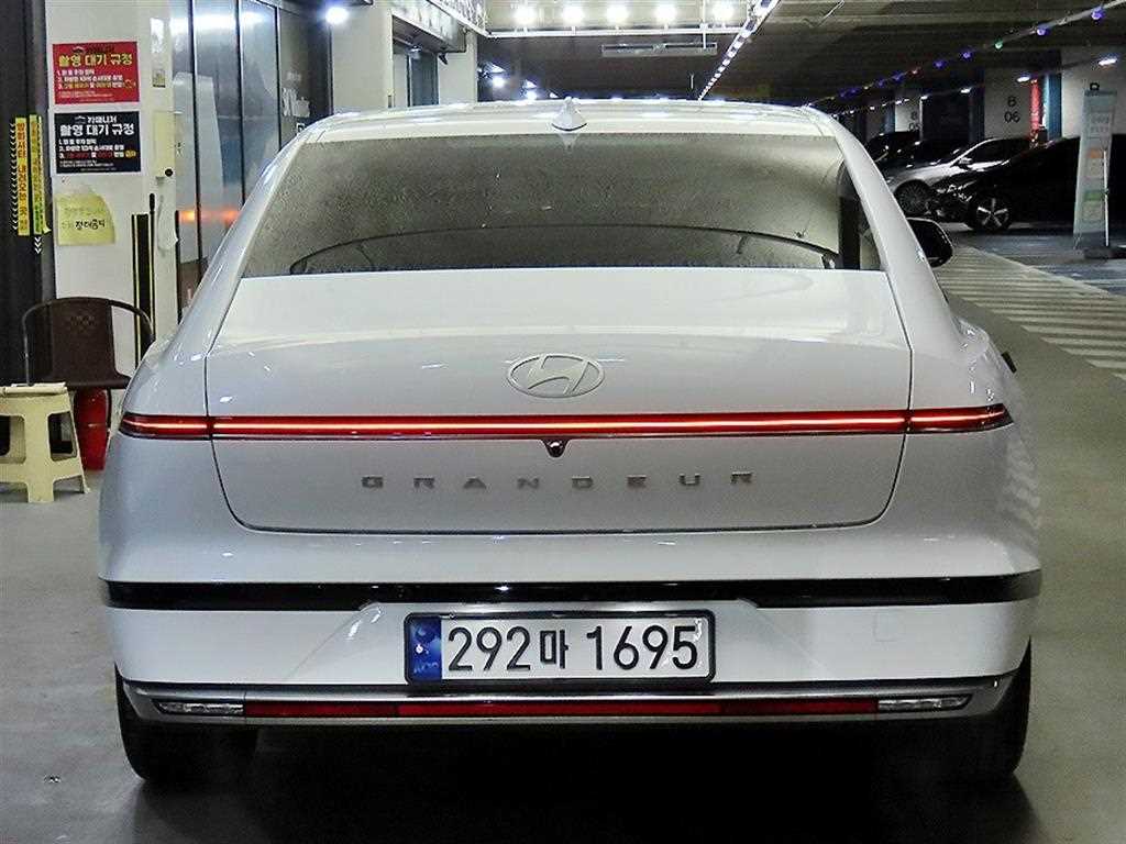 HYUNDAI Grandeur - Vista 5