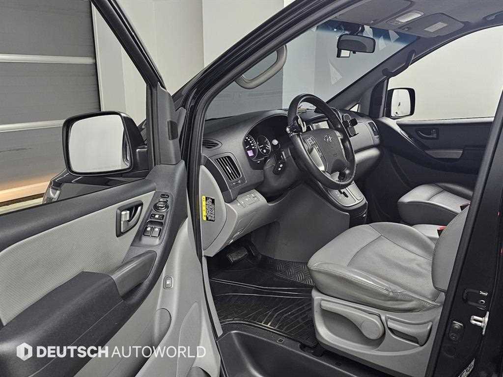 HYUNDAI Starex - Vista 11