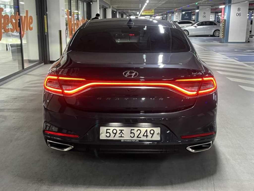 HYUNDAI Grandeur - Vista 3