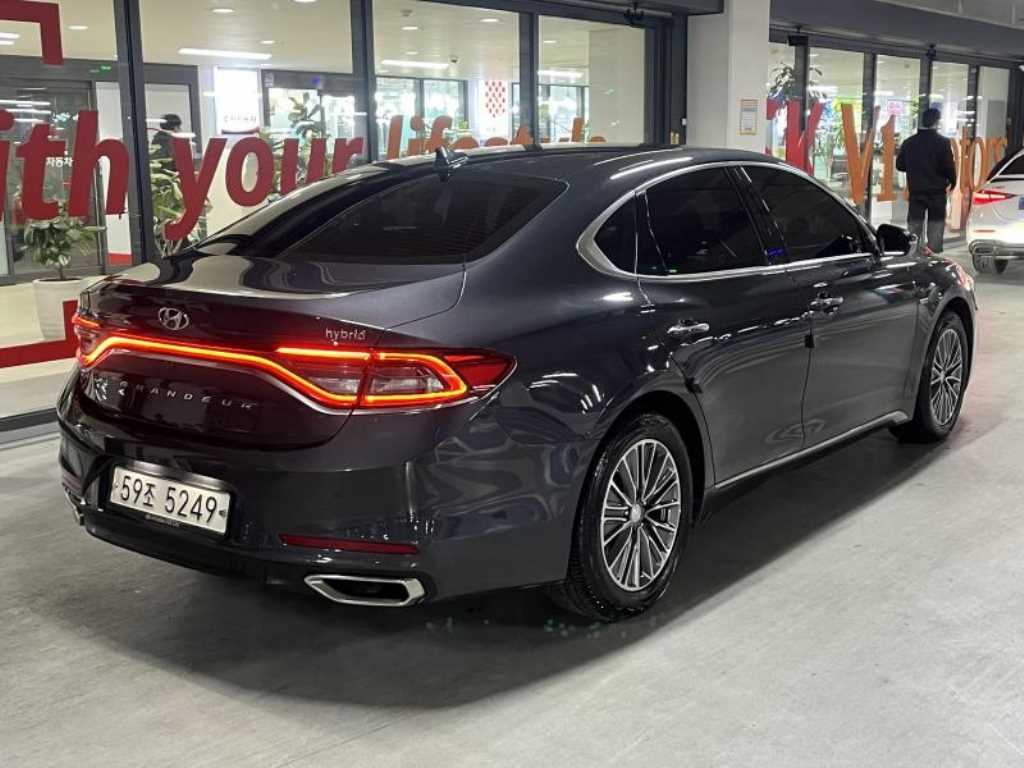HYUNDAI Grandeur - Vista 6