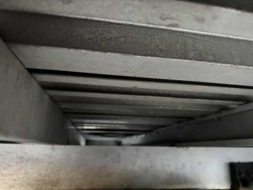 medium and large cargo truck - Vista 9