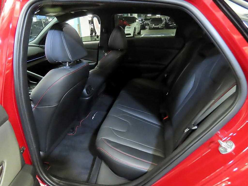 HYUNDAI Avante - Vista 7