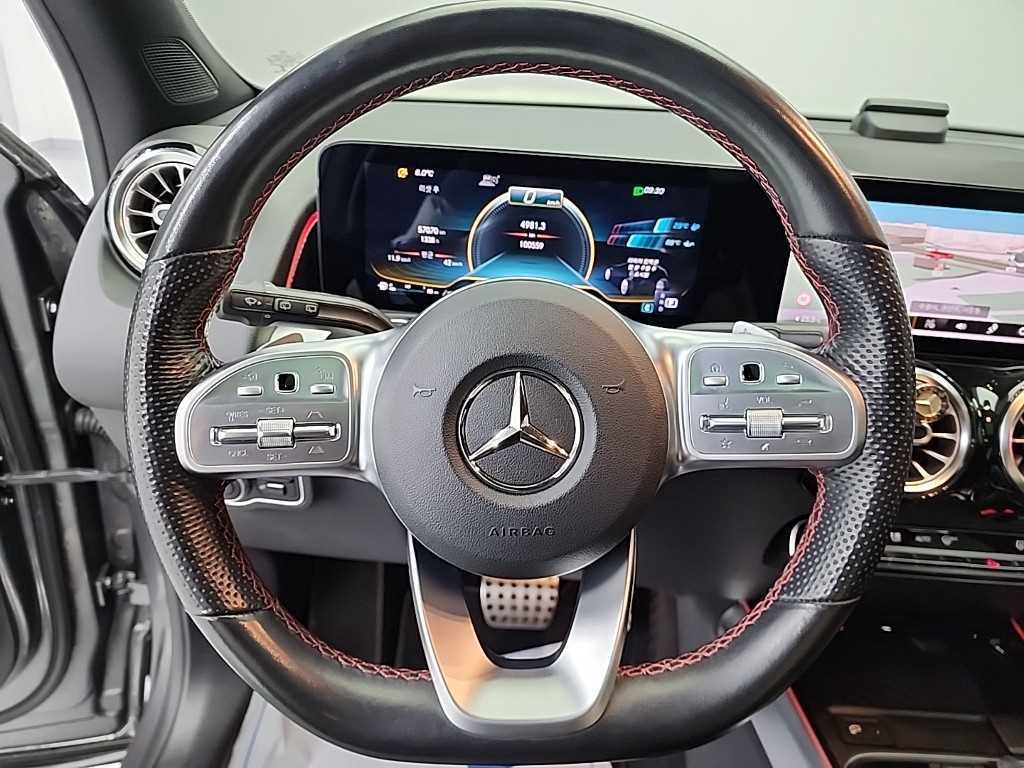 Mercedes Benz GLB Class - Vista 9