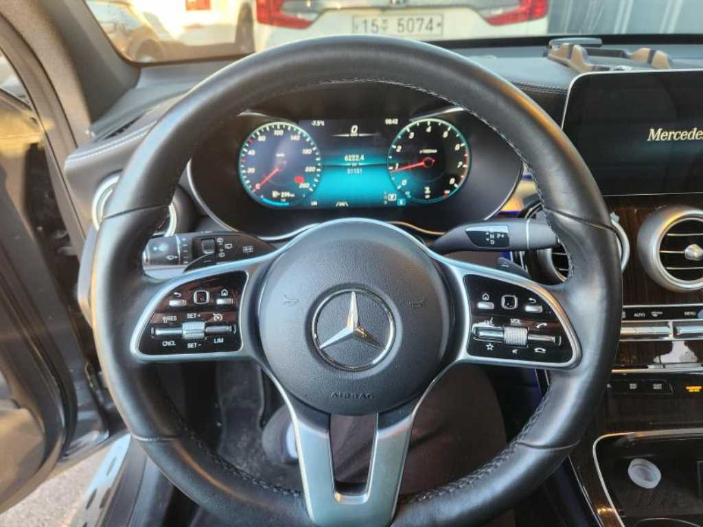 Mercedes Benz GLC Class - Vista 10