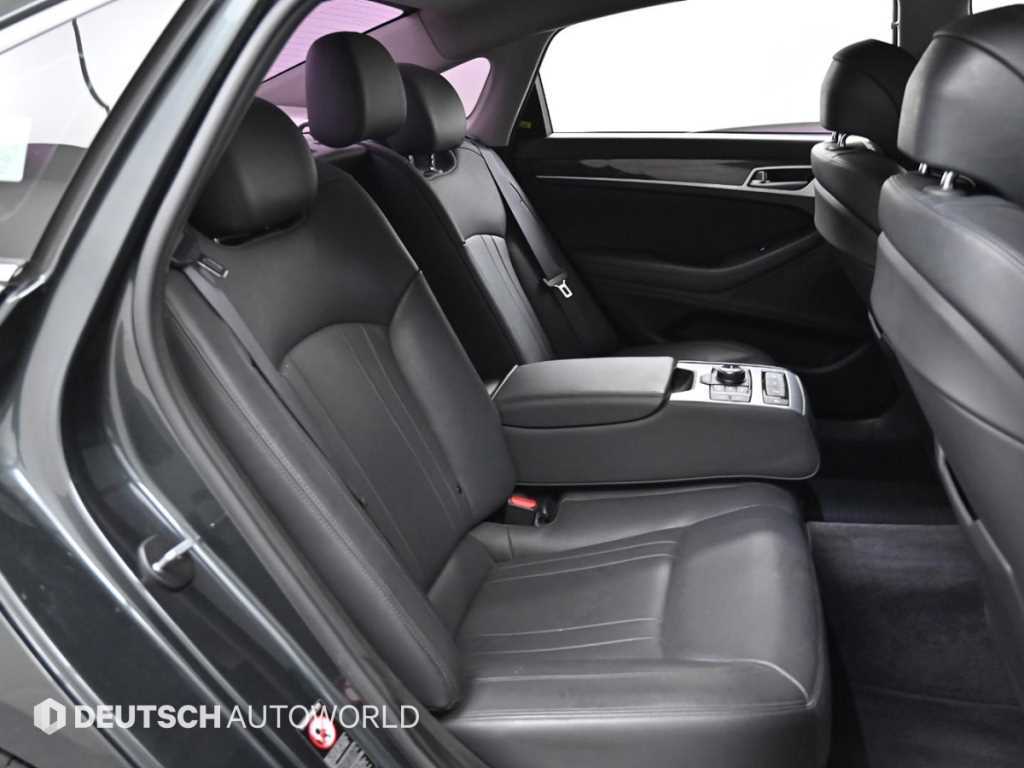 Genesis G80 - Vista 12