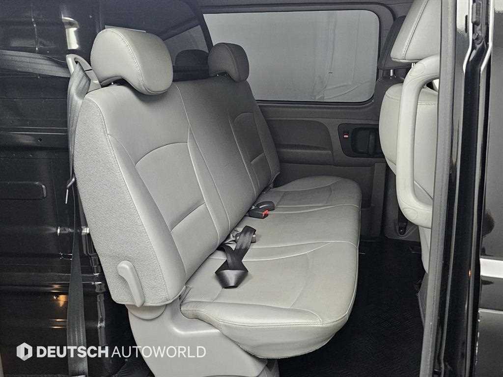 HYUNDAI Starex - Vista 12