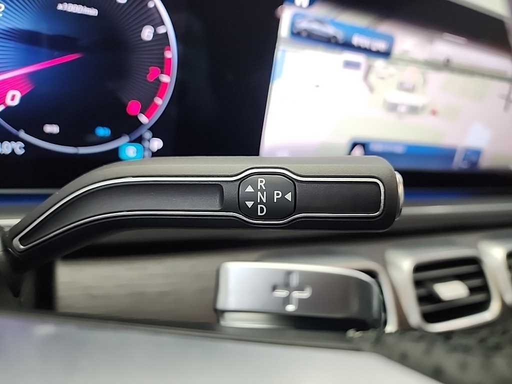 Mercedes Benz GLE Class - Vista 8