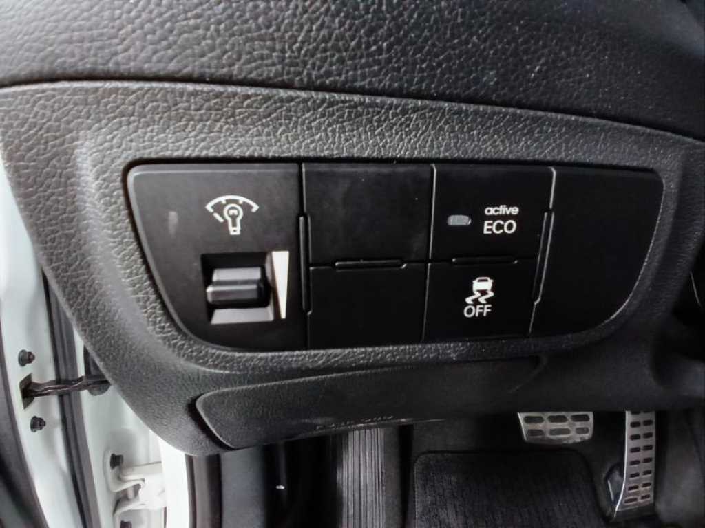 HYUNDAI Veloster - Vista 9