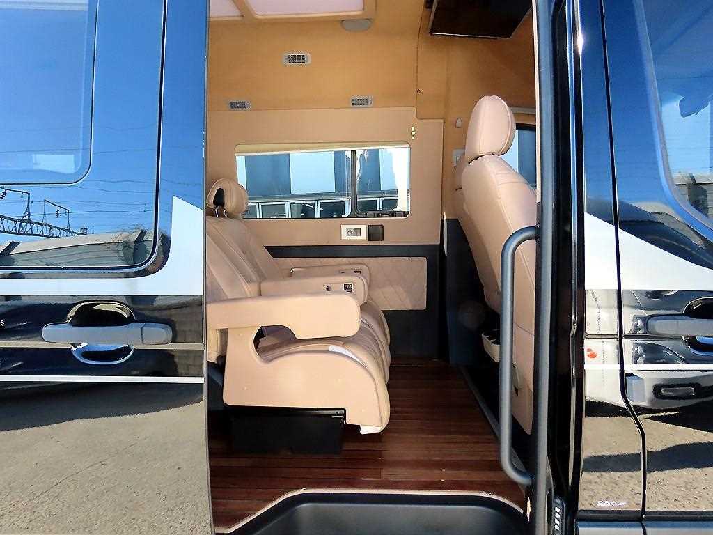 HYUNDAI Solati - Vista 6