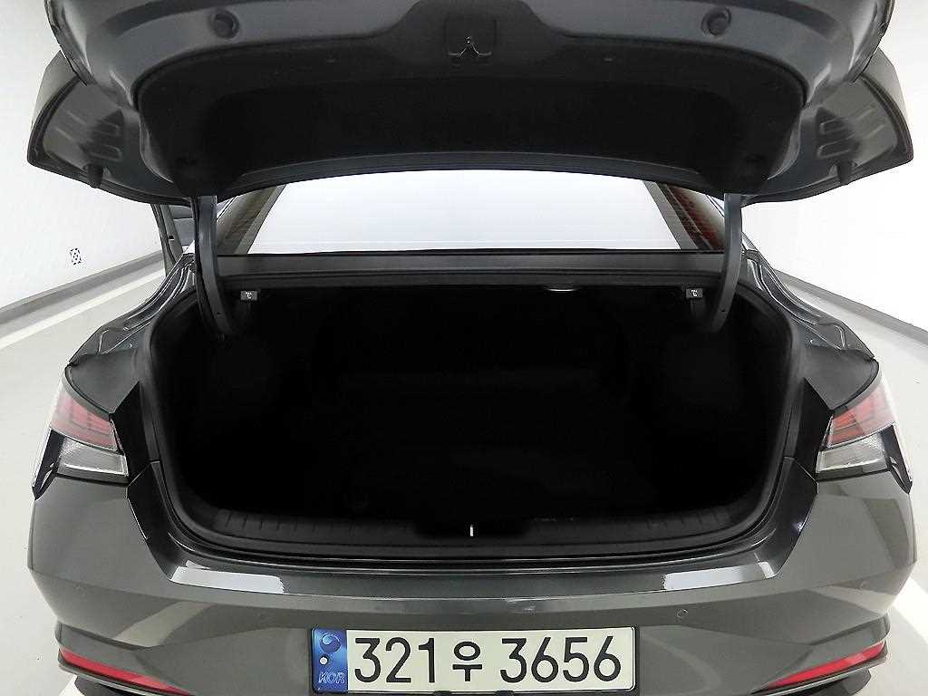 HYUNDAI Avante - Vista 5