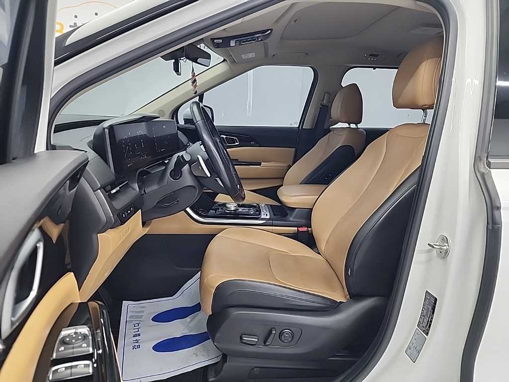 KIA Carnival - Vista 11