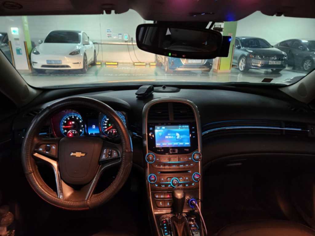 Chevrolet Malibu - Vista 6