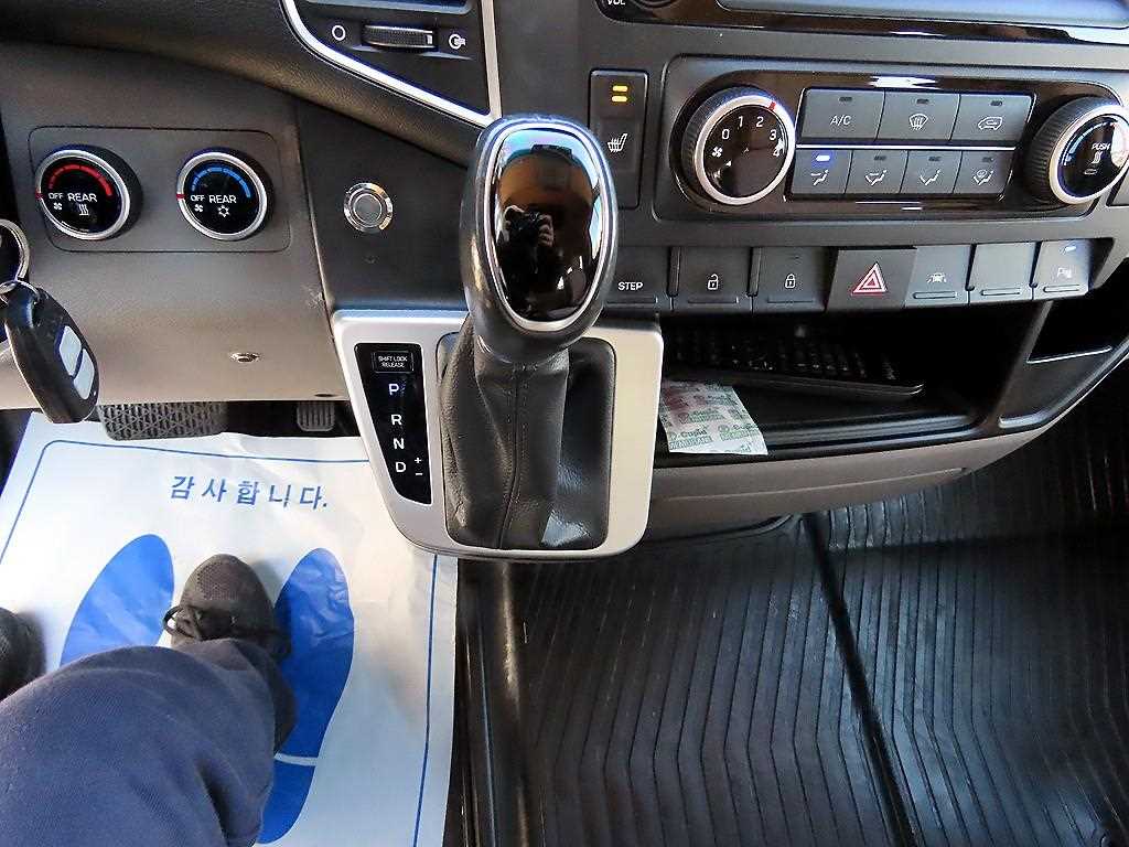 HYUNDAI Solati - Vista 11