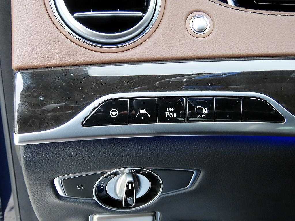 Mercedes Benz S Class - Vista 12