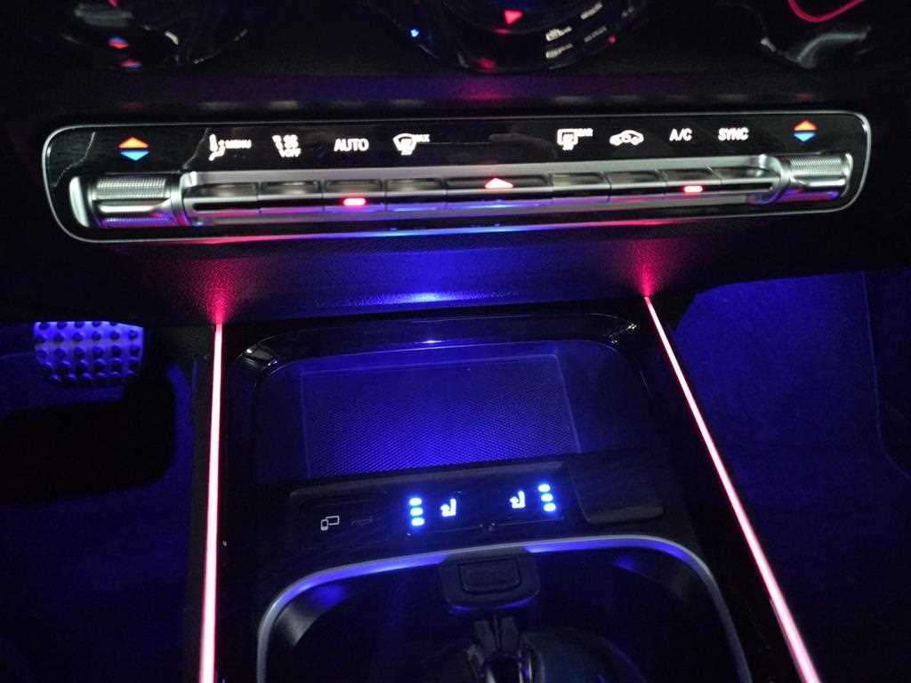 Mercedes Benz GLB Class - Vista 12