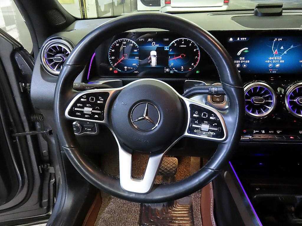 Mercedes Benz GLB Class - Vista 8