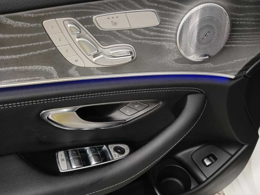 Mercedes Benz E class - Vista 9