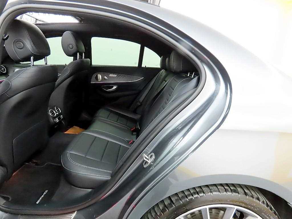 Mercedes Benz E class - Vista 6