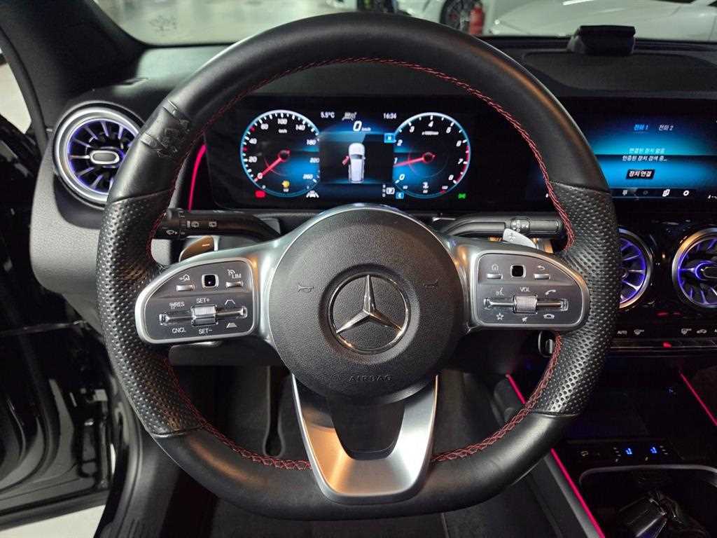 Mercedes Benz GLB Class - Vista 9