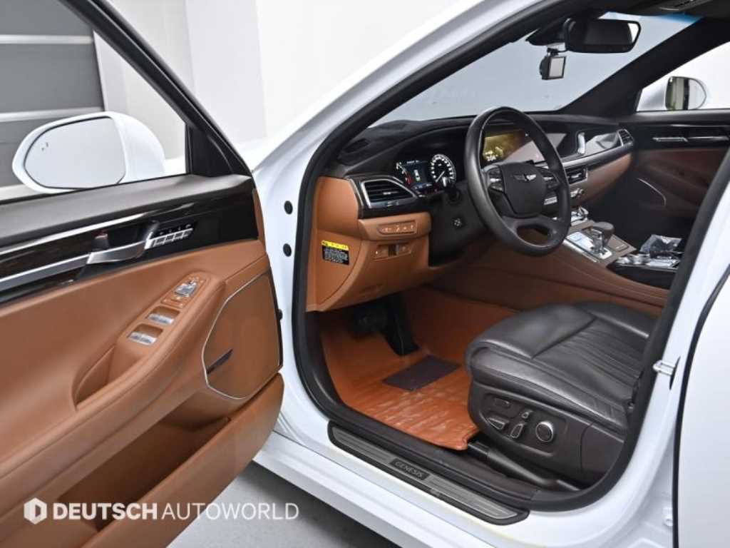 Genesis G90 - Vista 10