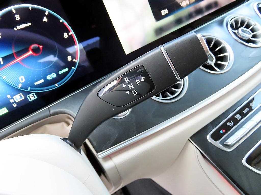 Mercedes Benz CLS Class - Vista 11