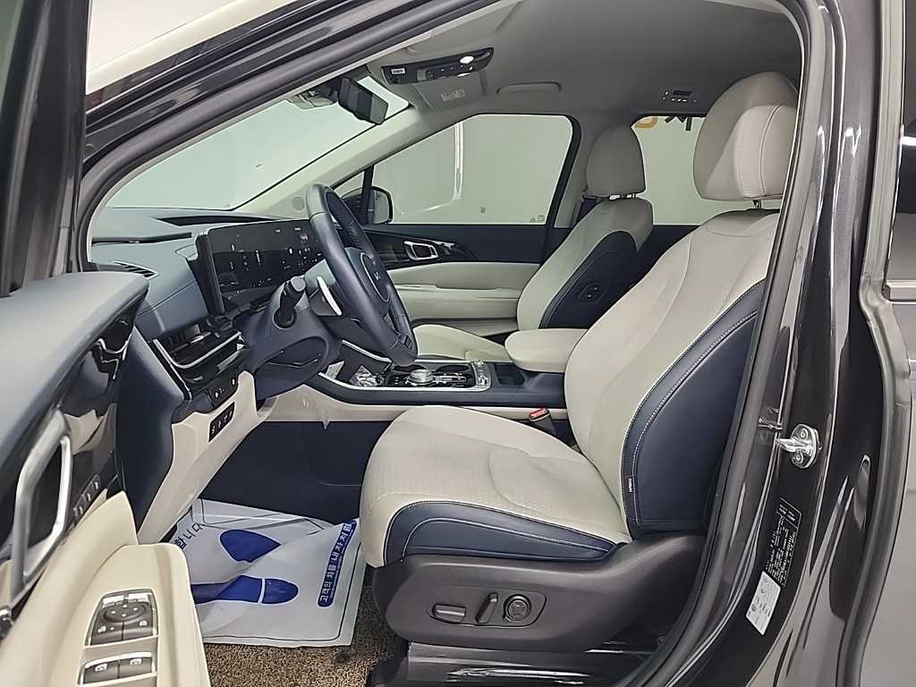 KIA Carnival - Vista 11