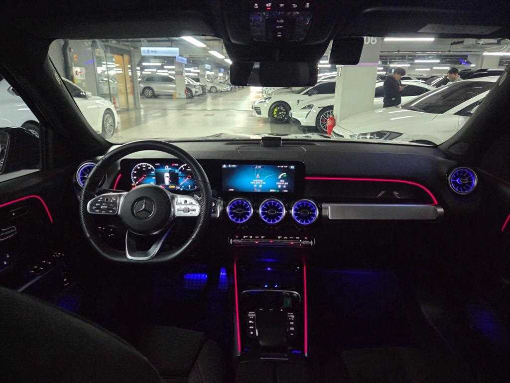 Mercedes Benz GLB Class - Vista 7