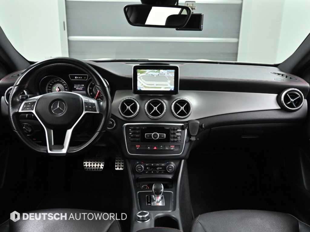 Mercedes Benz GLA Class - Vista 7