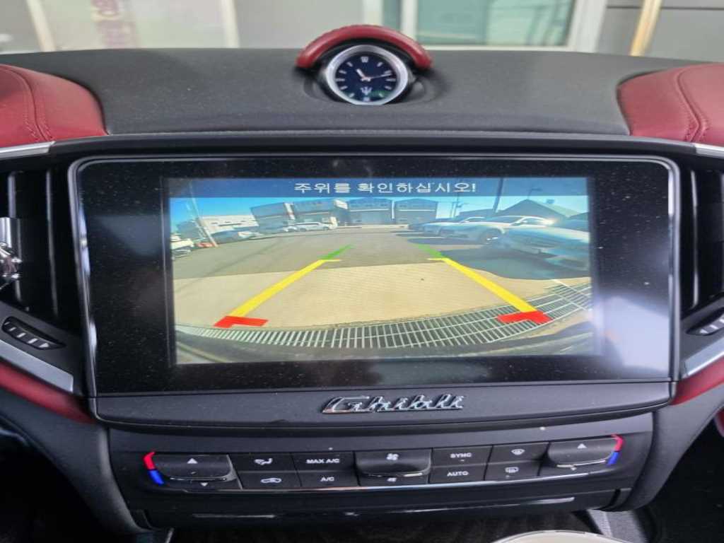 Maserati Ghibli - Vista 12