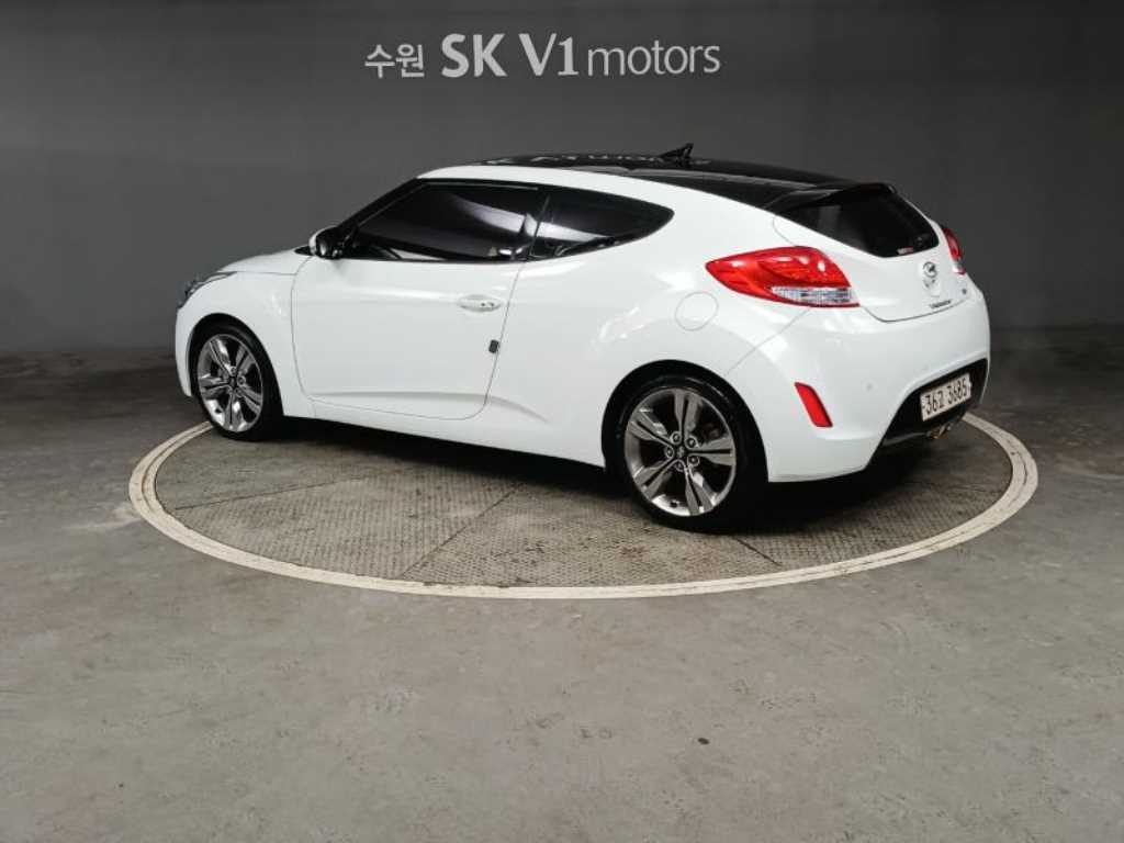 HYUNDAI Veloster - Vista 4