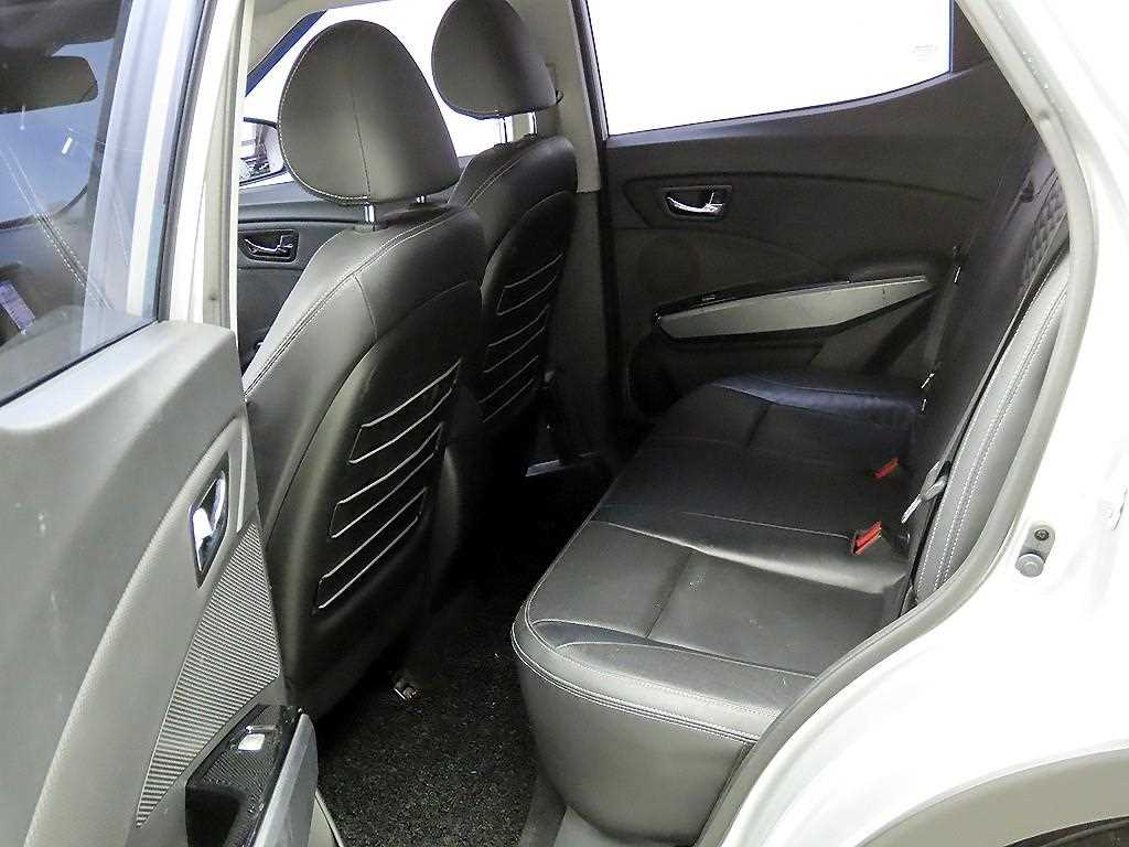 Ssangyong Tivoli 2018 Plateado - Importación desde Corea - HF Imports Iquique - Foto 16