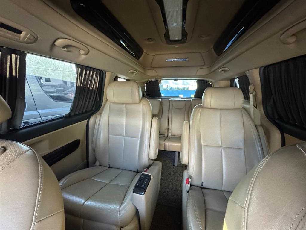 KIA Carnival - Vista 7