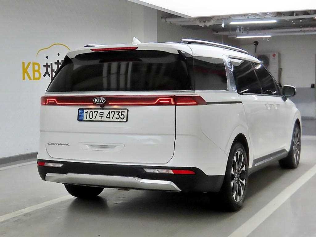 KIA Carnival - Vista 4