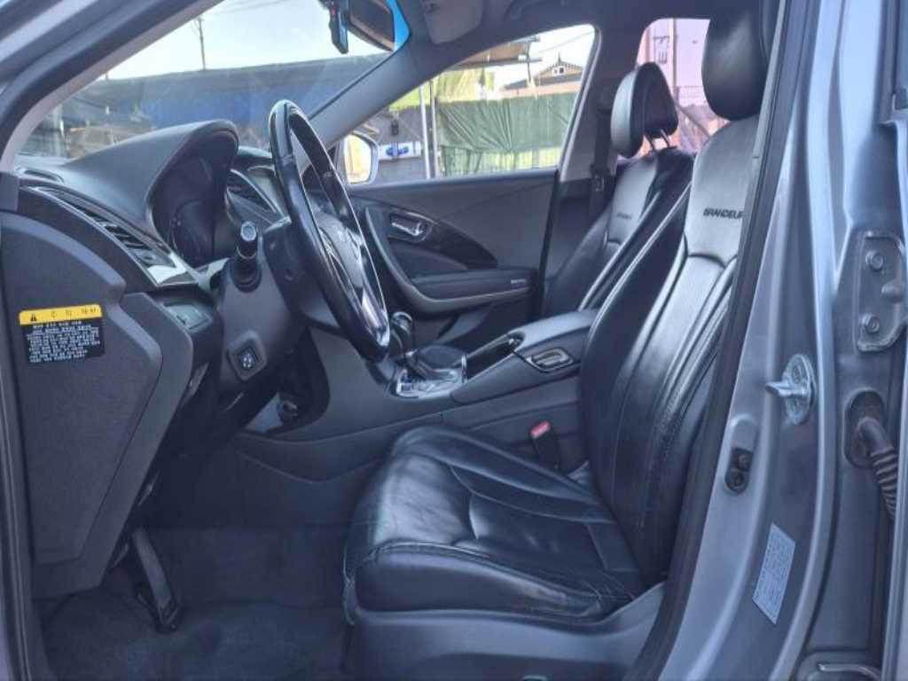 HYUNDAI Grandeur - Vista 8