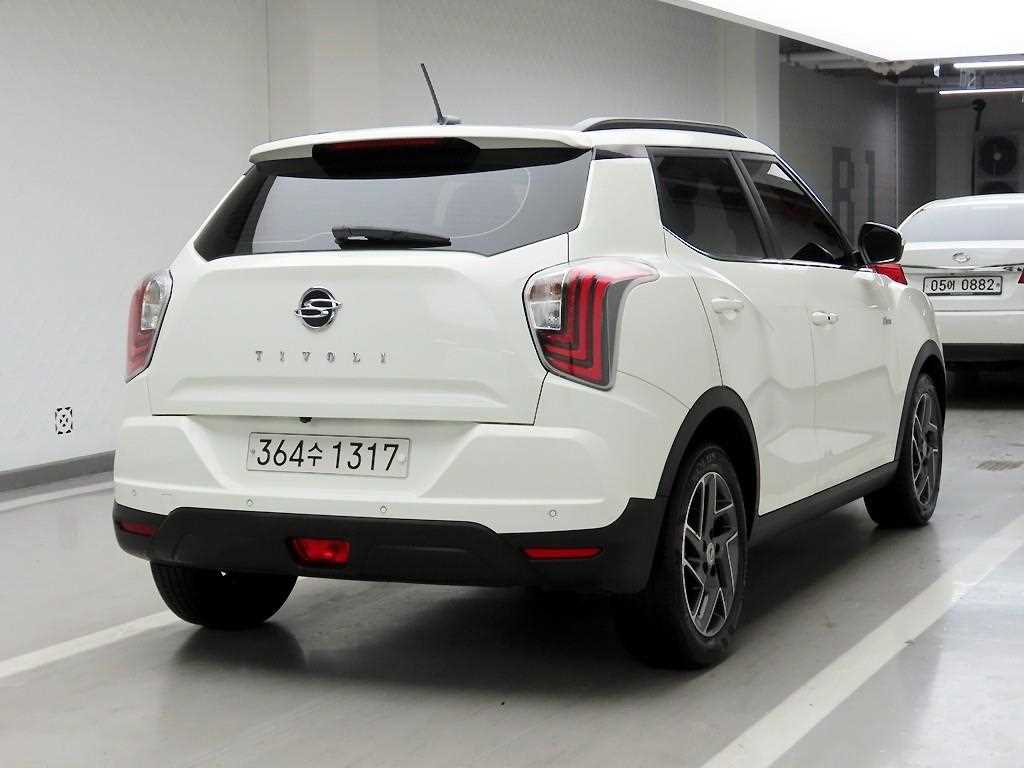 Ssangyong Tivoli - Vista 4