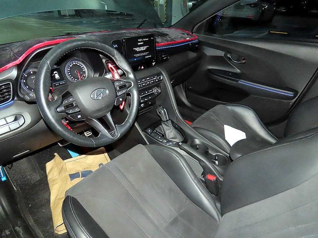 HYUNDAI Veloster - Vista 11