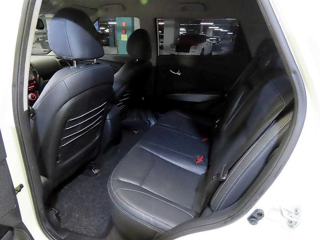 Ssangyong Tivoli - Vista 7